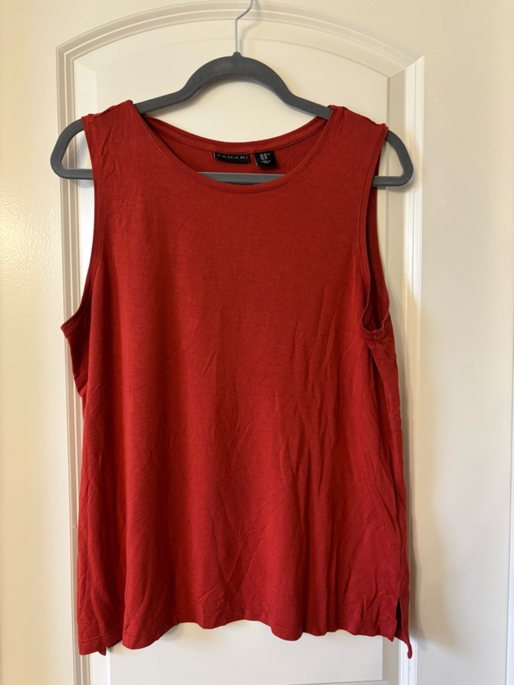 Tahari Brick Red Sleeveless Tank Top